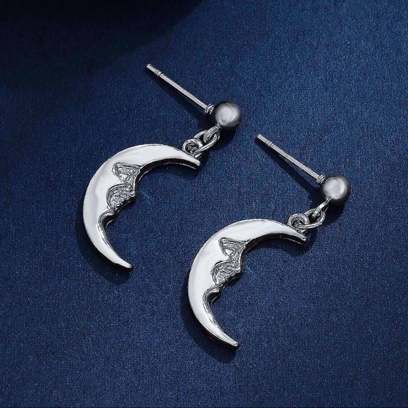 GlitzBlitz Boutique Jewelry - Any 3/$25! Silver Man-in-the-Moon Drop Stud Earrings
